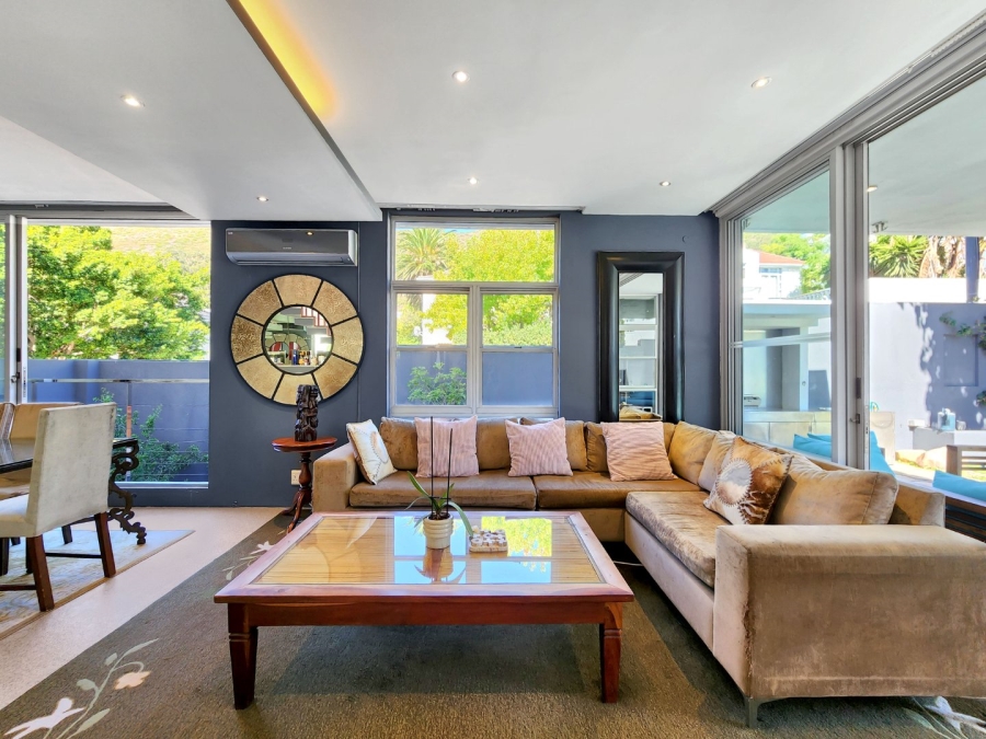 5 Bedroom Property for Sale in Fresnaye Western Cape